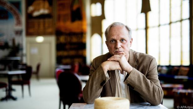 Ulrich Tukur im Gespräch mit der dpa im Berliner Schiller-Theater