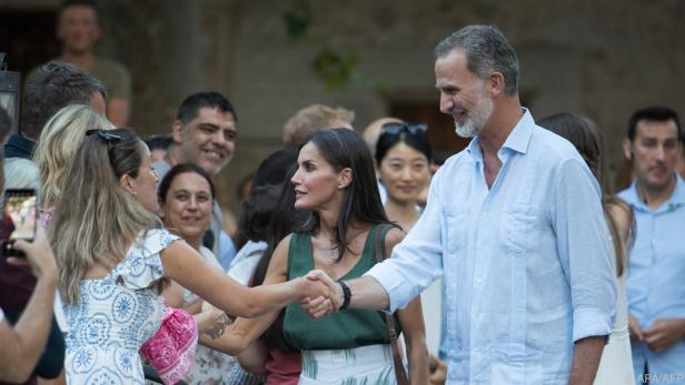 Letizia und Felipe beim Spaziergang durch Valldemossa