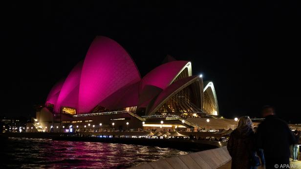 Sydney Opera House in Pink in Erinnerung an Olivia Newton-John