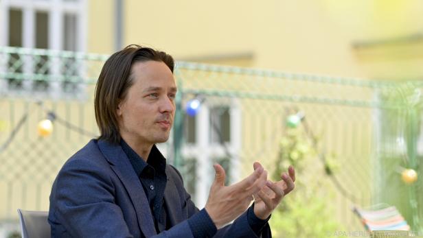 Tom Schilling bei "zeitgemäßer Adaption des Klassikers"