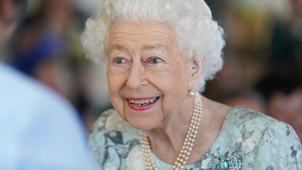 Queen Elizabeth II. leidet an Mobilitätsproblemen