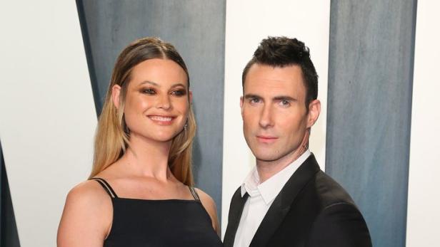 Behati Prinsloo und Adam Levine