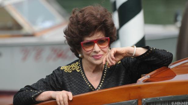 Gina Lollobrigida zig sich Oberschenkelfraktur zu