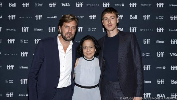 Ruben Östlund, Dolly De Leon und Harris Dickinson