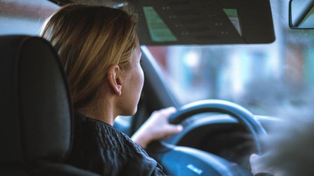 Sexismus bei Fahrstunden? Eine Fahrlehrerin gibt Tipps