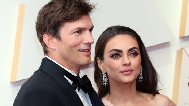 Kennenlernen von Mila Kunis und Ashton Kutcher in der Sitcom