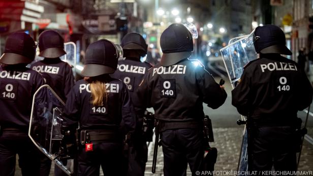 Großeinsatz der Polizei in Linz