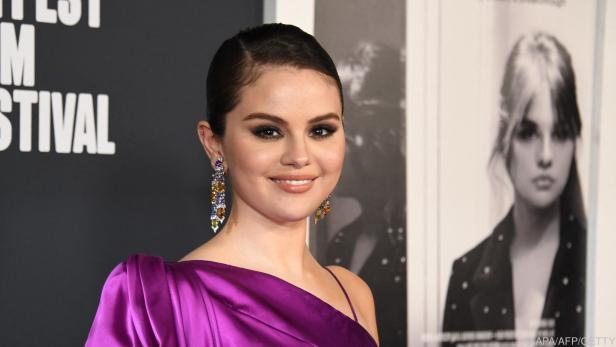 Selena Gomez betitelt ihre Körperteile