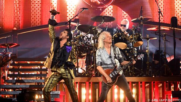 Queen mit Gastsänger Adam Lambert