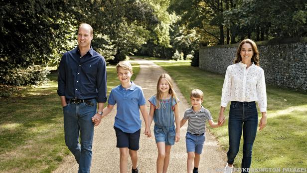 Prinz William mit Kate und ihren drei Kindern