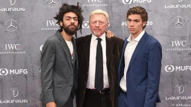 Boris Becker mit seinen Söhnen Noah (l) und Elias (r)