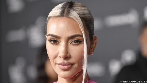 Kim Kardashian ließ "Attallah"-Kreuz für sich ersteigern