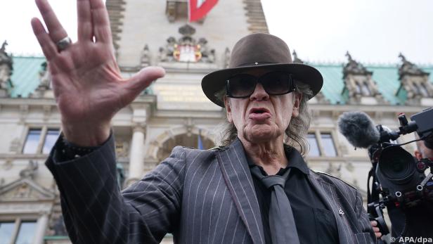 Udo Lindenberg und Apache 207 singen "Komet"