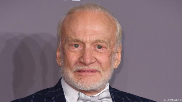 Buzz Aldrin war auf dem Mond und ist mit 93 wieder unter der Haube