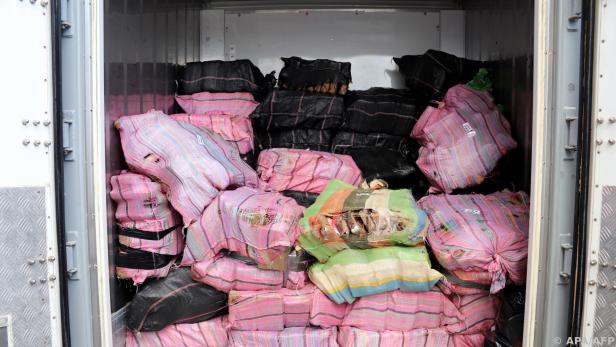 Mehr als drei Tonnen Kokain beschlagnahmt