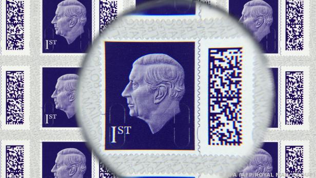 Profil von König Charles III. auf den neuen Briefmarken