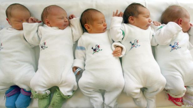 Zum dritten Mal in Folge mehr Sterbefälle als Neugeborene
