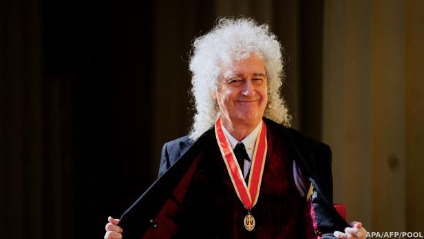 Sir Brian May nach dem Ritterschlag