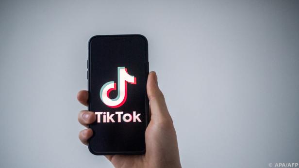 Laut Datenschützer Schrems dürfte niemand TikTok am Handy haben
