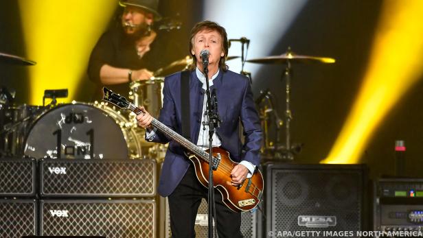 Paul McCartney beherrscht neben dem E-Bass auch die Kamera