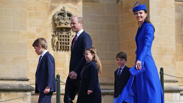 William, Kate und die Kids am Weg zur Ostermesse auf Schloss Windsor