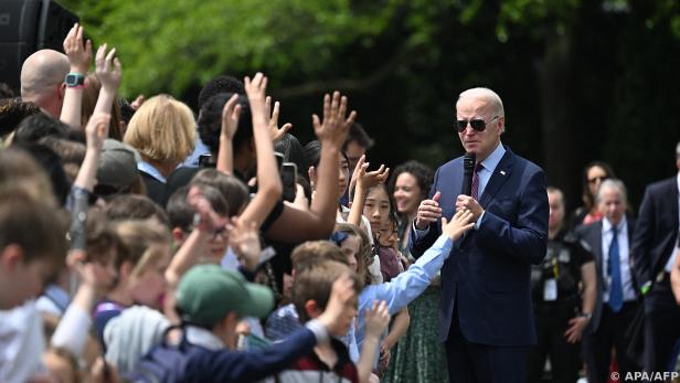 Joe Biden steht Kindern Rede und Antwort