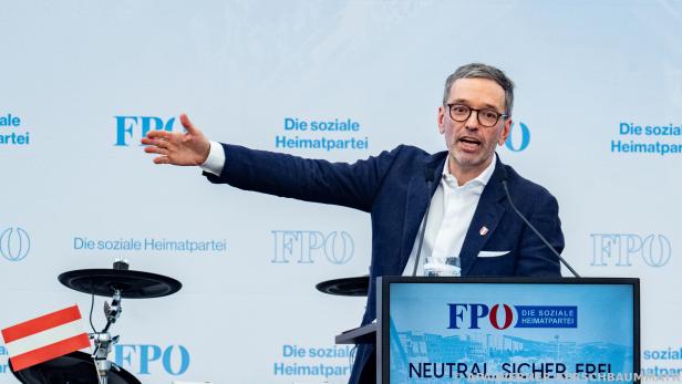 Herbert Kickl (FPÖ) bei seiner Rede zum 1. Mai im Urfahraner Bierzelt