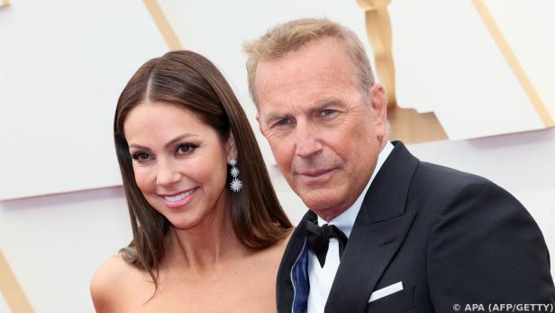 Christine Baumgartner und Kevin Costner sind 18 Jahre verheiratet