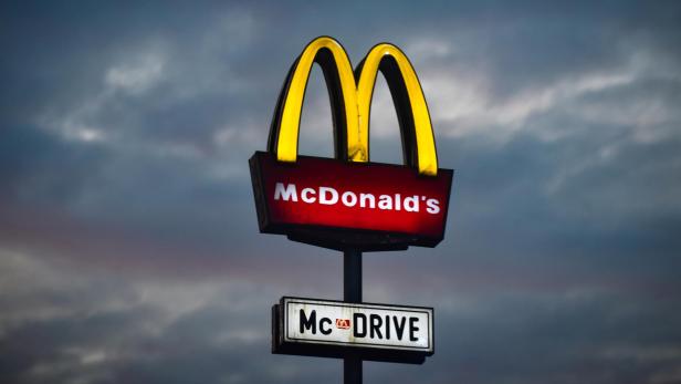 Der McDonald's im Wiener Bezirk Döbling bei Heiligenstadt hat coole Neuigkeiten: Der McDrive ist jetzt 24 Stunden offen!