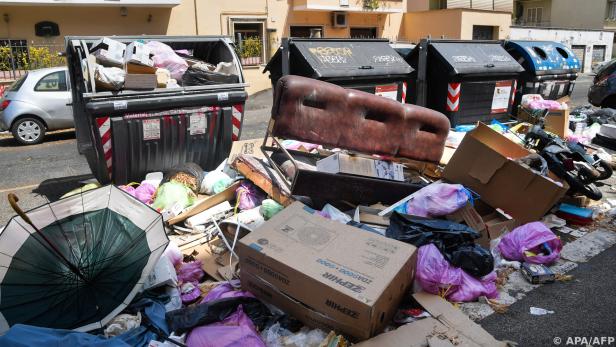 In Rom türmt sich wieder der Müll (Archivbild, 2019)