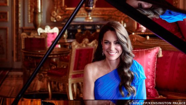 Prinzessin Kate für den ESC am Klavier im Schloss Windsor