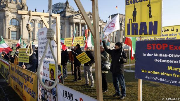 Porteste in Deutschland gegen Hinrichtungne im Iran (Archivbild)