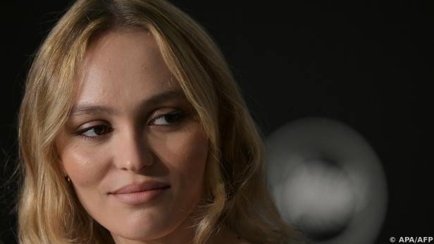 Lily-Rose Depp verliebt: Rapperin 070 Shake ist ihre Freundin