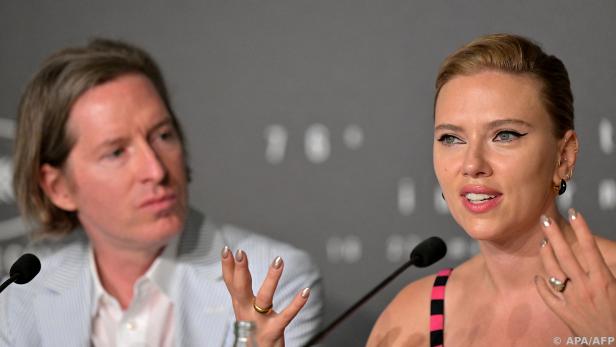 Regisseur Anderson mit Darstellerin Scarlett Johansson