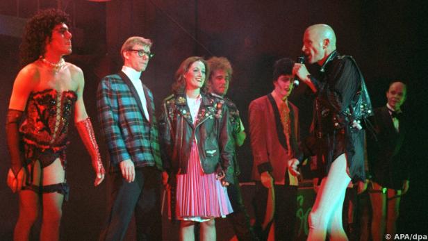 "Rocky Horror"-Autor Richard O'Brian (R) bei einer Aufführung 1996