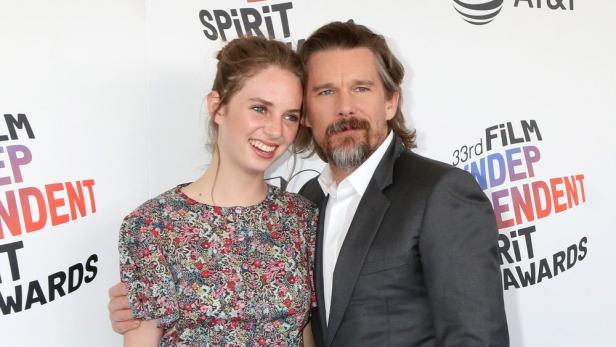 Maya und ihr Vater Ethan Hawke