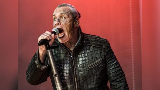 "Kill Till": Till Lindemann zeigt sich mit provokantem T-Shirt