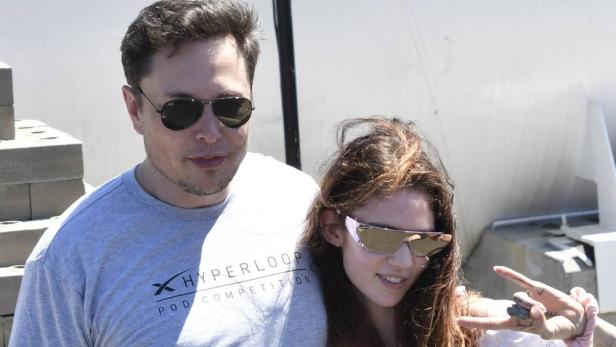 Elon Musk und Grimes sollen ein drittes Kind haben.