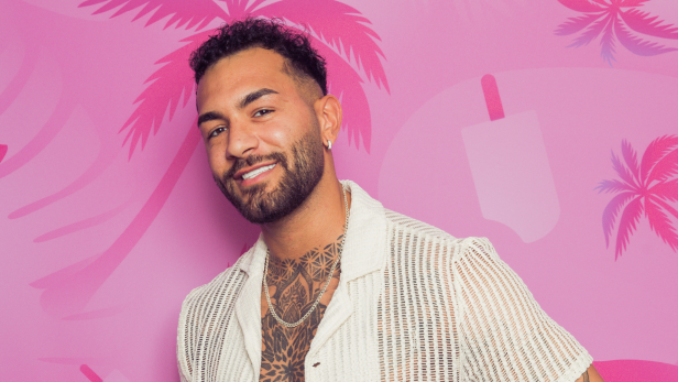 "Love Island": Deniz wäre fast an geplatztem Geschwür gestorben