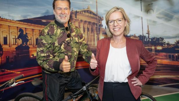 Arnold Schwarzenegger radelt durch Wien – aber anders als gedacht!