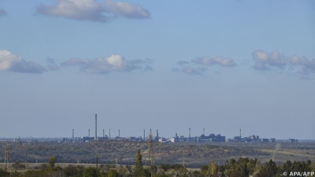 Blick auf das Industriegebiet von Awdijiwka (Archiv)