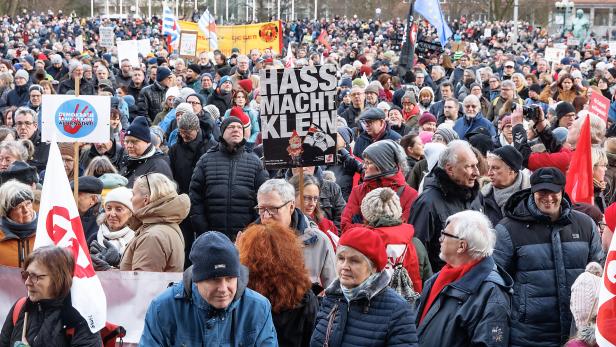 Demonstrationen gegen Rechts in Kiel und anderen deutschen Städten