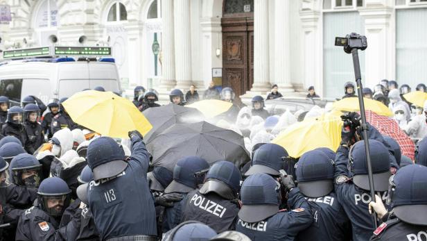 Die damaligen Szenen brachten die Polizei in die Kritik