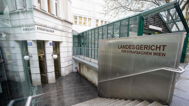 Im Grauen Haus wird gegen den Jugendlichen verhandelt