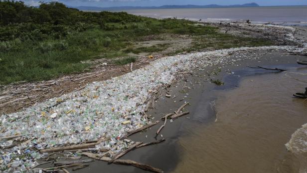 Laut Studie Mehrheit des Plastikmülls in den Ozeanen