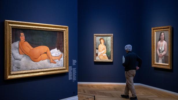 Frauenakte in der Modigliani-Ausstellung in Potsdam