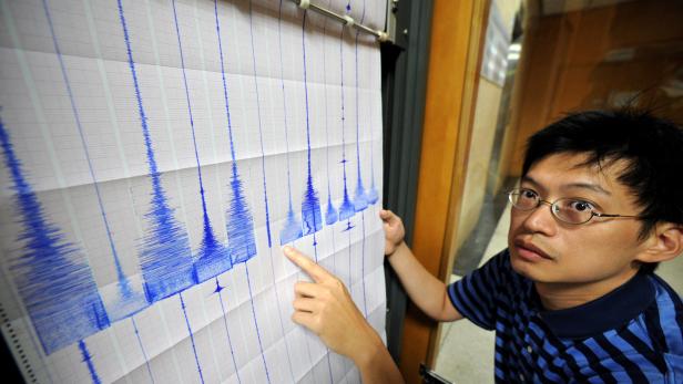 Seismograph in Taipeh - Erneuets Erdbeen auf Taiwan