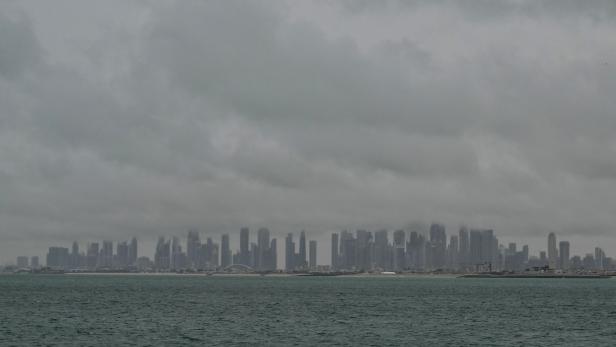 Ein Sturmgewitter fegte über Dubai hinweg