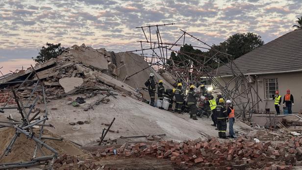 Noch mehr als 40 Menschen unter den Trümmern vermutet
