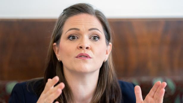 VSV-Obfrau kritisiert: "Patienten im Regen stehen gelassen"